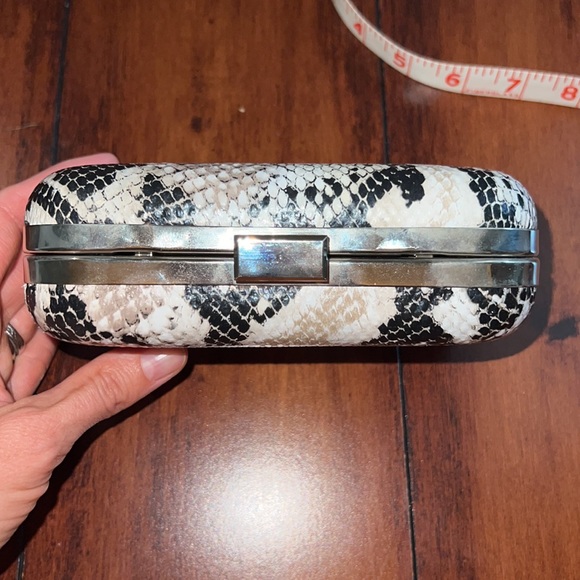 Style&co. Faux snakeskin clutch - Picture 2 of 5